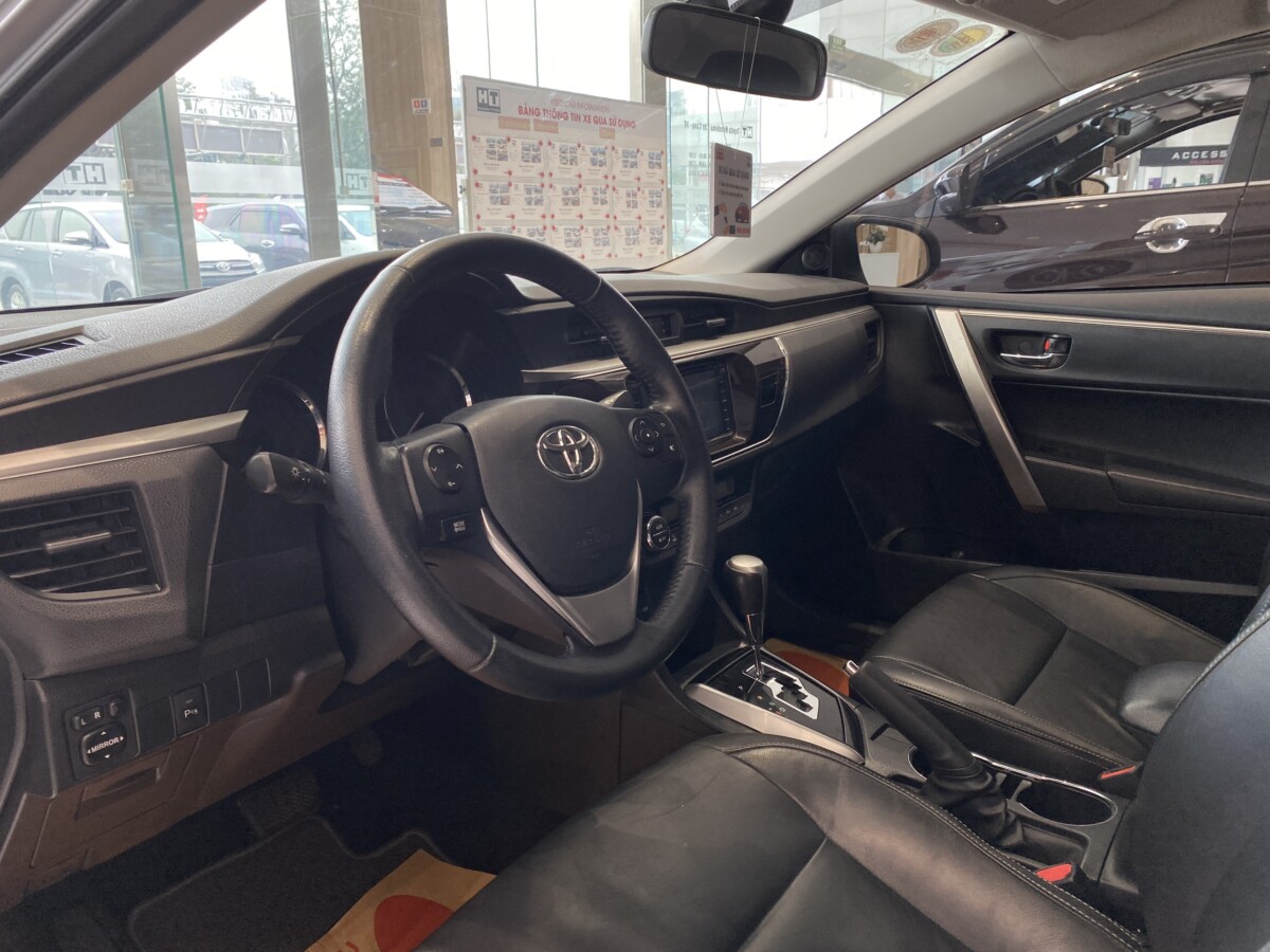 Toyota Corolla Altis 1.8G 2017- Màu Bạc