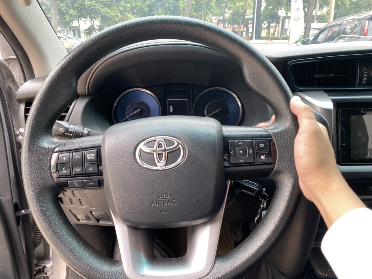 Toyota Fortuner 2.4MT 2021 – Máy Dầu – Số Sàn
